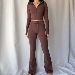 Alo Yoga Sway Hoodie and Pant Set in brownstone
